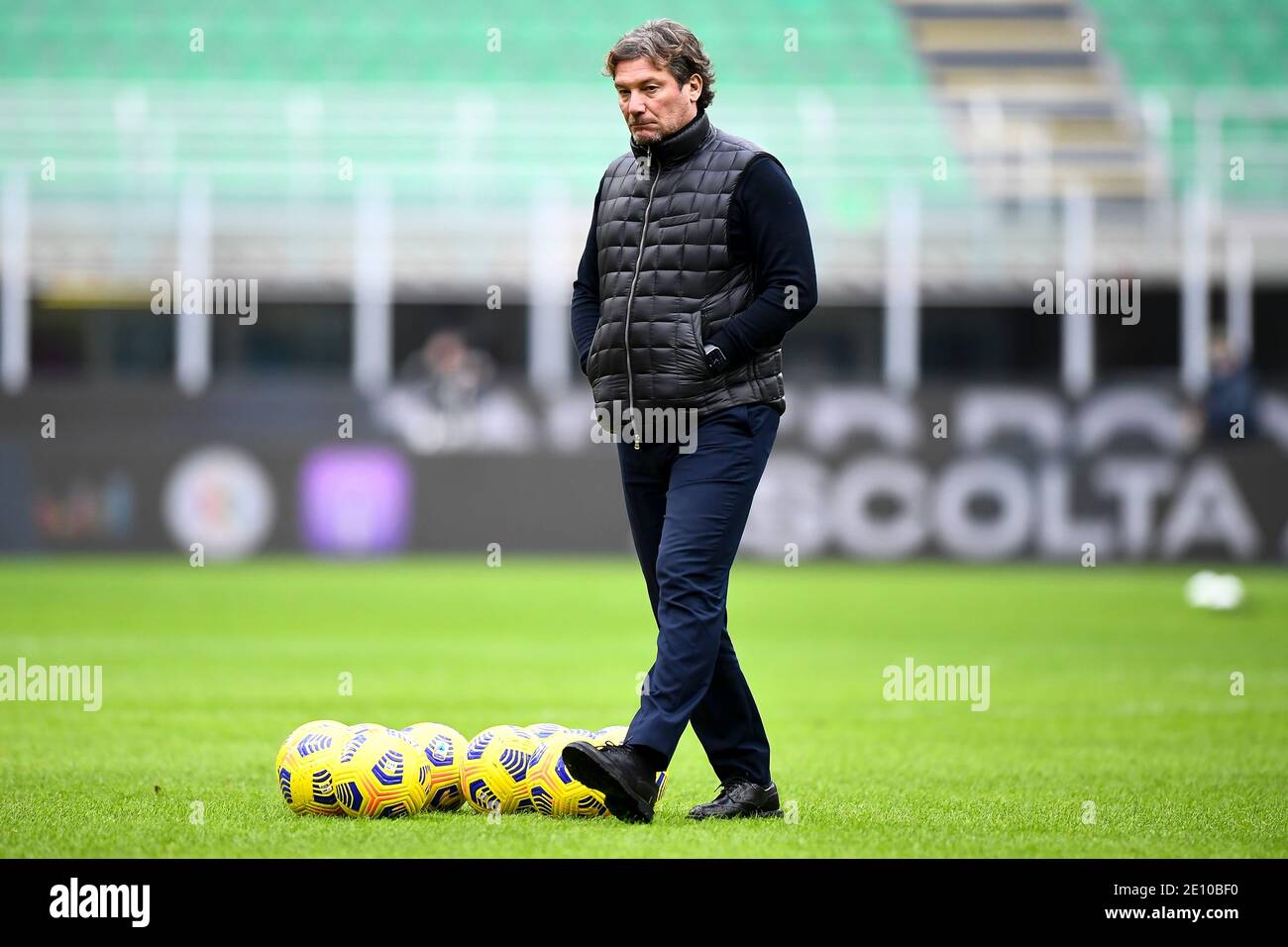 MILAN, ITALIE - 03 janvier 2021 : Giovanni Stroppa, entraîneur en chef du FC Crotone, regarde avant le match de football de la série A entre le FC Internazionale et le FC Crotone. (Photo de Nicolò Campo/Sipa USA) Banque D'Images