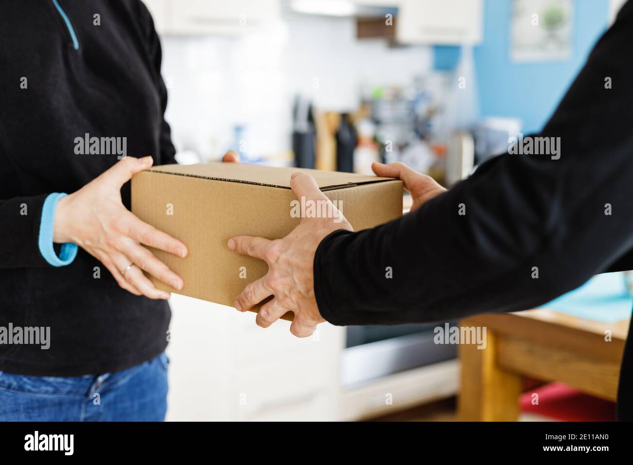 Livraison de colis à domicile Banque D'Images
