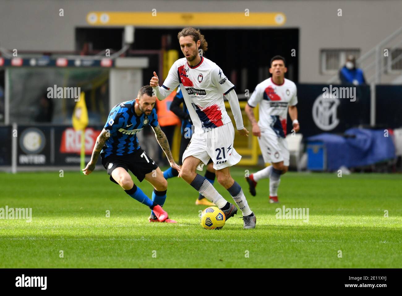 Milan, Italie. 3 janvier 2021. Niccolo Zanellato (21) du FC Crotone vu pendant le match de la série A TIM entre le FC Internazionale et le FC Crotone au stade San Siro à Milan. (Crédit photo : Gonzales photo/Alamy Live News Banque D'Images