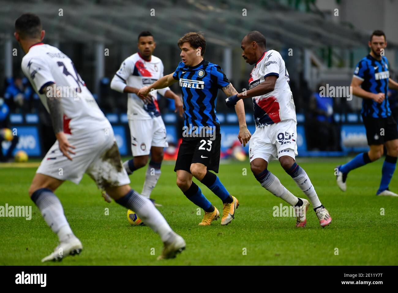 Milan, Italie. 3 janvier 2021. Nicolo Barella (23) du FC Internazionale vu pendant la série UN match TIM entre le FC Internazionale et le FC Crotone au San Siro à Milan. (Crédit photo : Gonzales photo/Alamy Live News Banque D'Images