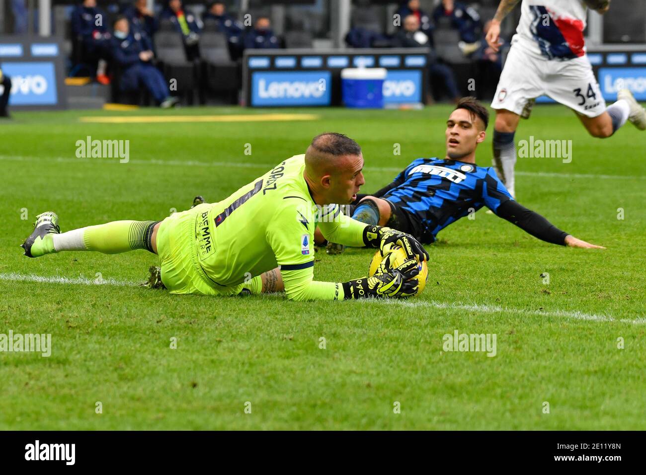 Milan, Italie. 3 janvier 2021. Alex Cordaz (1) du FC Crotone vu pendant la série UN match TIM entre le FC Internazionale et le FC Crotone au stade San Siro à Milan. (Crédit photo : Gonzales photo/Alamy Live News Banque D'Images