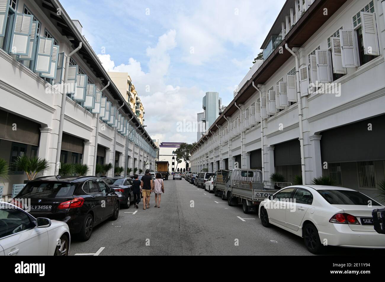 Maisons en terrasse restaurées d'avant-guerre à deux étages, Singapour. De nombreuses maisons construites entre le début des années 1900 et le début de la Seconde Guerre mondiale sont conservées à Geylang Banque D'Images