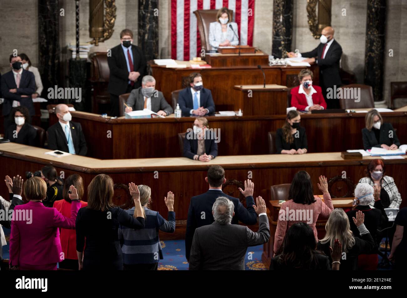 La Présidente de la Chambre Nancy Pelosi, D-Californie, se rend aux membres du 117e Congrès à l'étage de la Chambre au Capitole le dimanche 3 janvier 2021. Photo de Bill Clark/Pool/ABACAPRESS.COM Banque D'Images