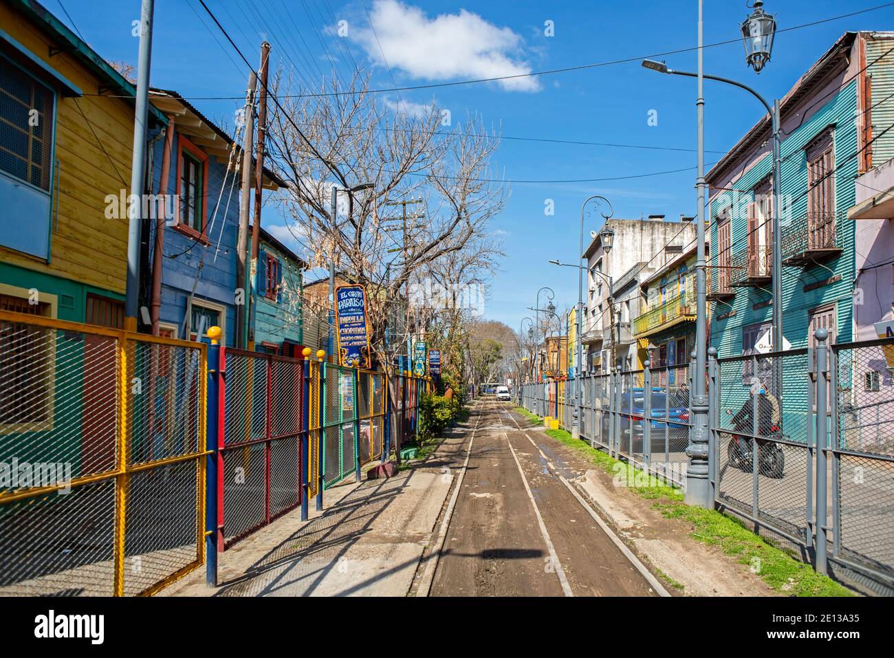 l-ancien-chemin-de-fer-la-boca-buenos-aires-argentine-la-boca-est
