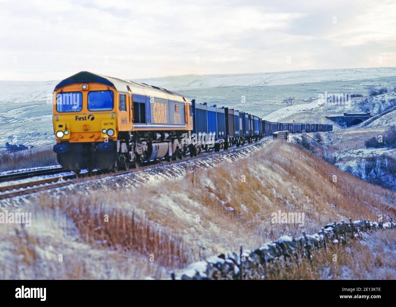 Classe 66 sur Coal train à Lunds, installez-vous à Carlisle Railway England, début des années 2000 Banque D'Images