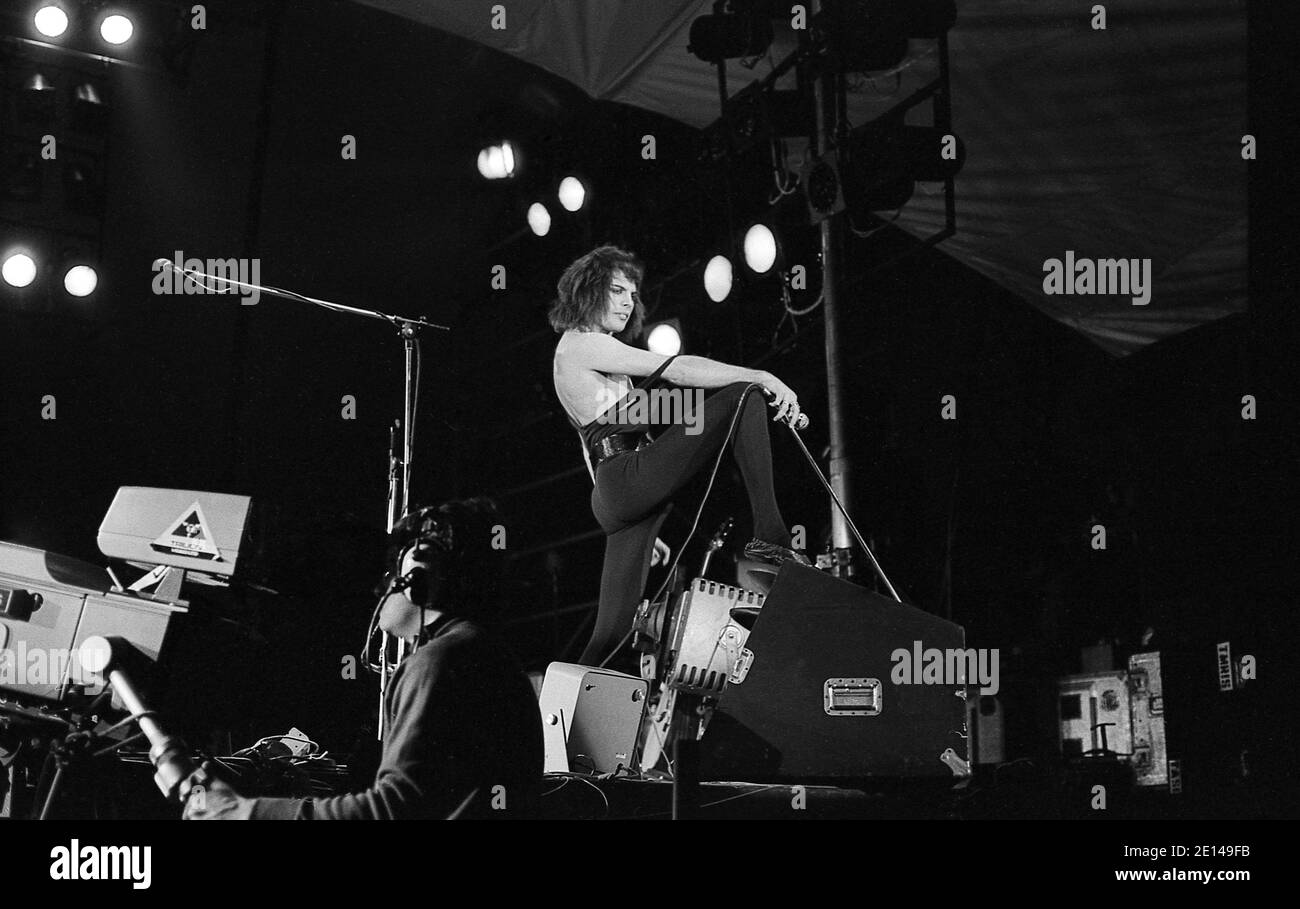 Freddie Mercury of Queen Live à Hyde Park Londres 18/9/1976. Concert gratuit avec 150,000 fans dans le parc. Banque D'Images