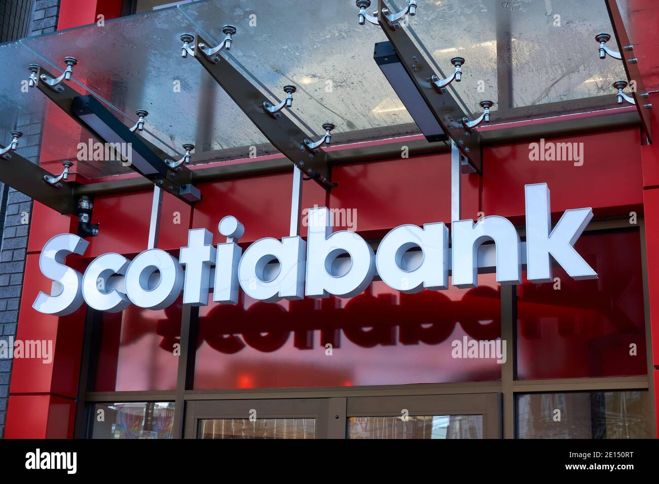 La Banque Scotia ou la Banque de Nouvelle-Écosse signent à Vancouver, en Colombie-Britannique, au Canada Banque D'Images La Banque Scotia ou la Banque de Nouvelle-Écosse signent à Vancouver, en Colombie-Britannique, au Canada Banque D'Images