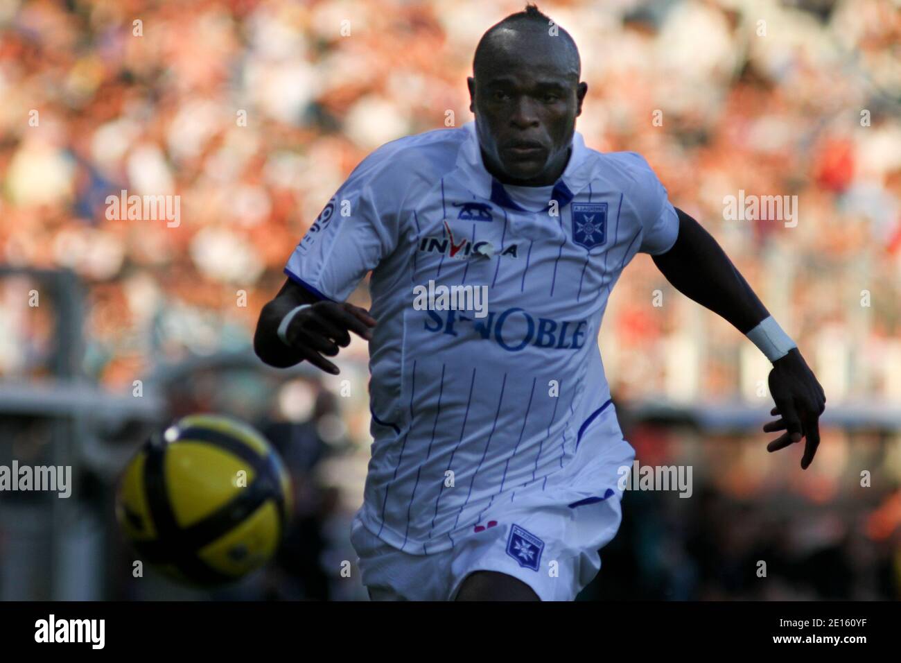 Auxerre Dennis Oliech lors du match de football de la première Ligue française, Toulouse contre Auxerre au stade de Toulouse, France, le 16 avril 2011. Auxerre a gagné 1-0. Photo de Paulo dos Santos/ABACAPRESS.COM Banque D'Images