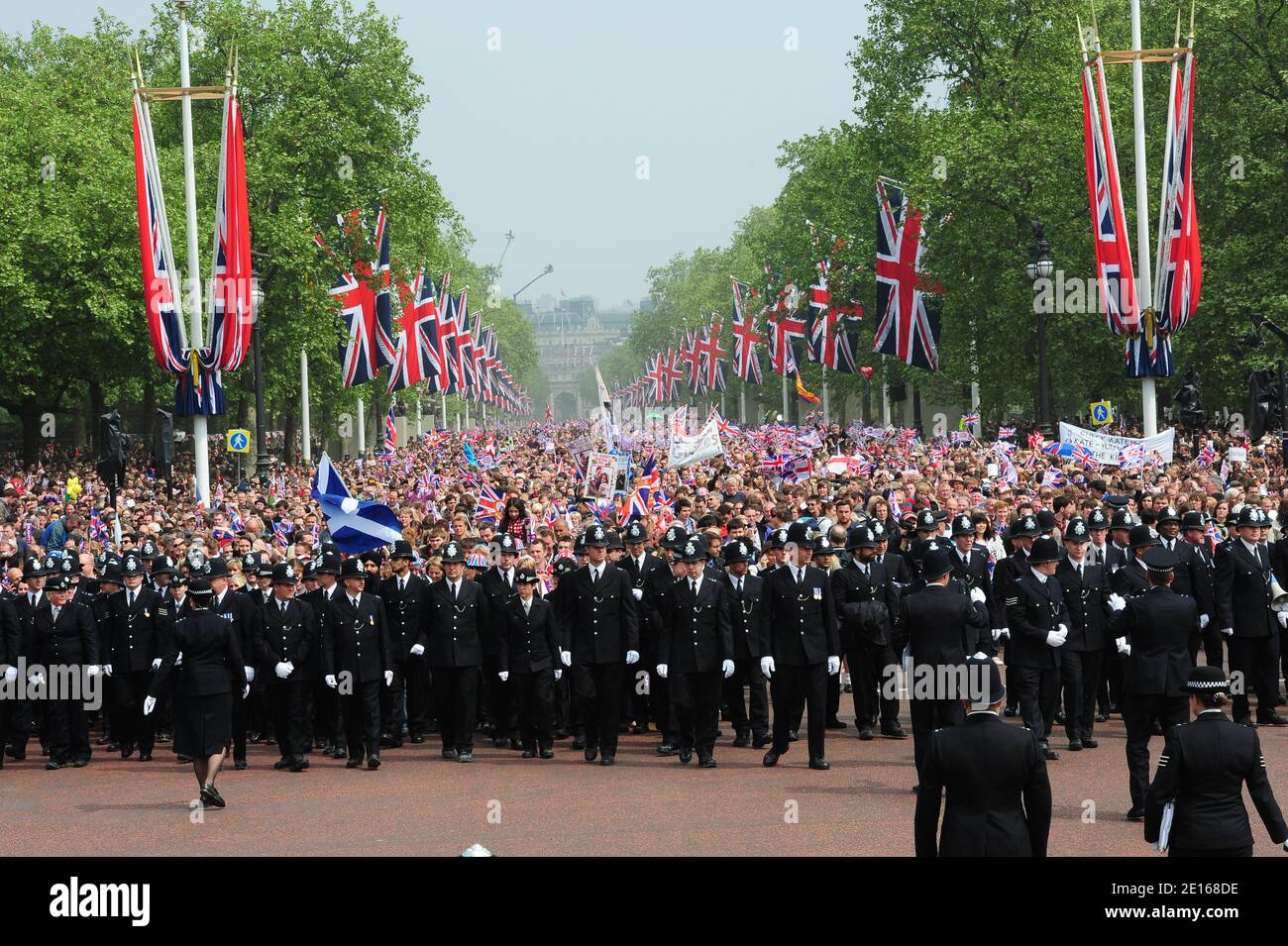 Atmosphère au centre commercial après le mariage du Prince William à Kate Middleton, à Londres, Royaume-Uni, le 29 avril 2011. Photo de Mousse/ABACAPRESS.COM Banque D'Images