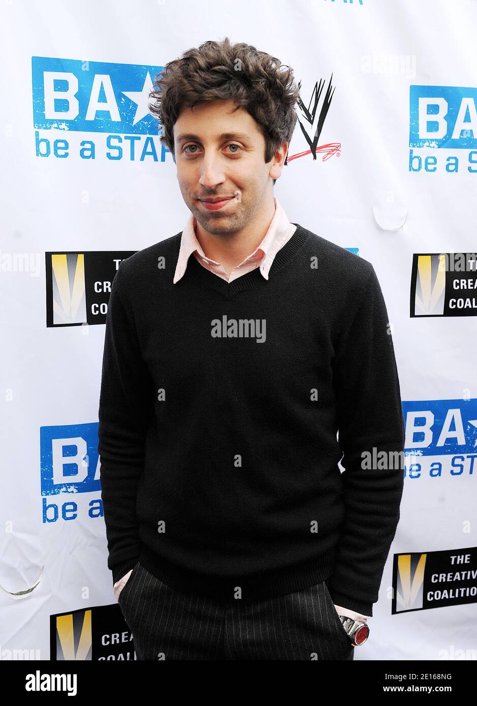 L'acteur Simon Helberg assiste à la Creative Coalition et la WWE lance le tapis rouge « être une STAR » au Washington Club le 29 avril 2011 à Washington DC, USA photo par Olivier Douliery/ABACAPRESS.COM Banque D'Images