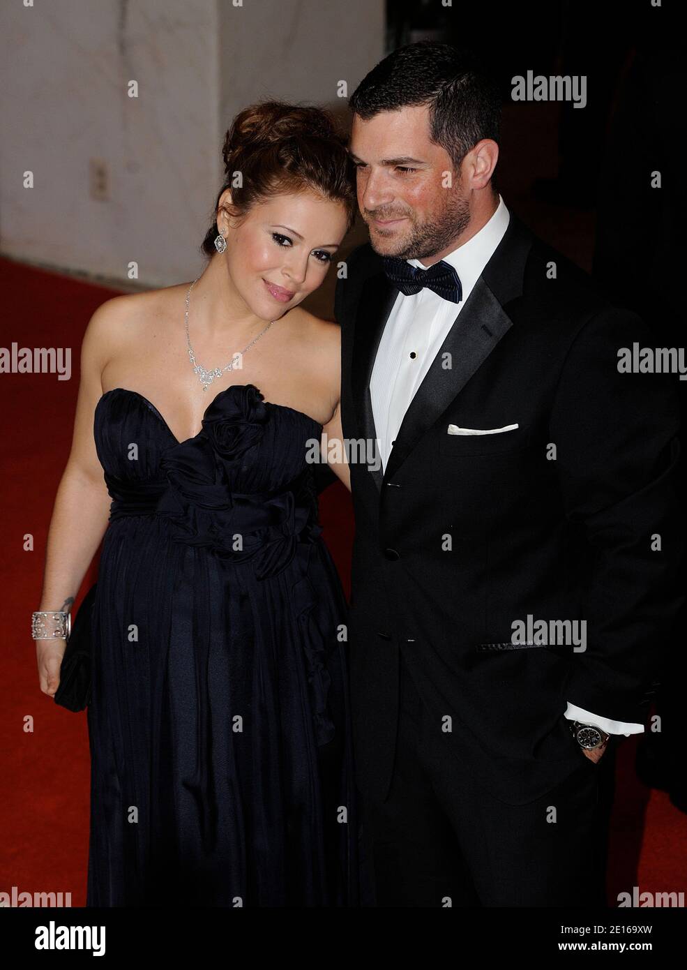 Alyssa Milano Et Son Mari Alyssa Milano arrive avec son mari David Bugliari pour le dîner de la White  House Corintins' Association (WHCA) à Washington, D.C., États-Unis, le  samedi 30 avril 2011. Le dîner recueille de l'argent