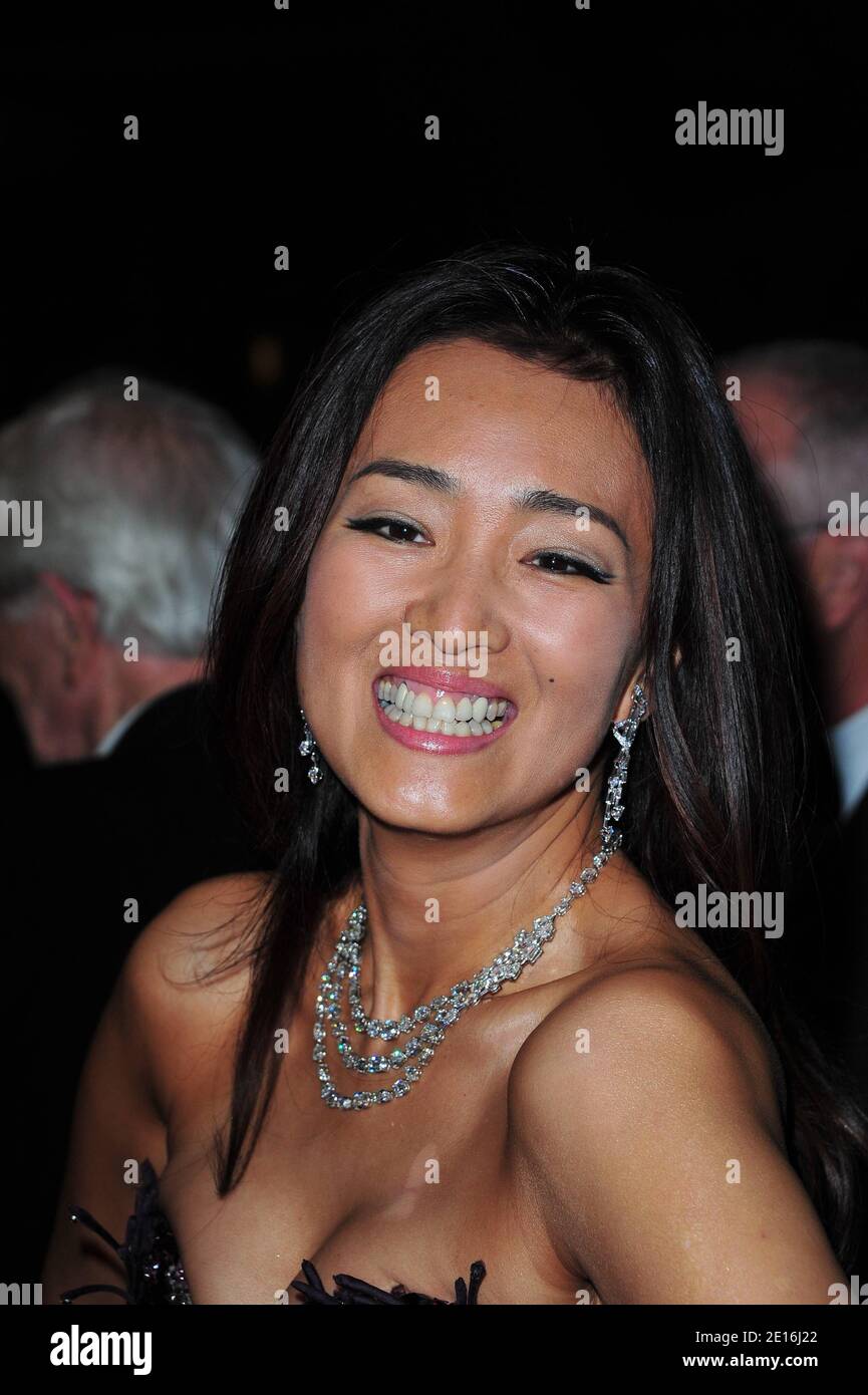 Gong Li arrive pour le dîner de gala à la suite de la cérémonie d'ouverture du 64ème Festival international du film de Cannes, à l'Hôtel Majestic Barriere à Cannes, dans le sud de la France, le 11 mai 2011. Photo de Hahn-Nebinger/ABACAPRESS.COM Banque D'Images Gong Li arrive pour le dîner de gala à la suite de la cérémonie d'ouverture du 64ème Festival international du film de Cannes, à l'Hôtel Majestic Barriere à Cannes, dans le sud de la France, le 11 mai 2011. Photo de Hahn-Nebinger/ABACAPRESS.COM Banque D'Images
