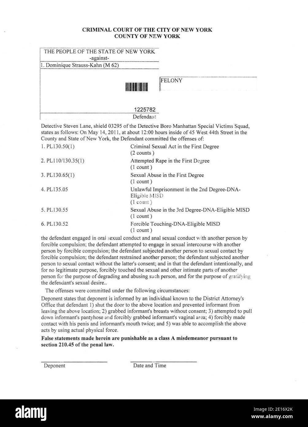 Copie de la plainte pour sept membres déposée le 16 mai contre le directeur du FMI, Domique Strauss-Kahn, le 18 mai 2011. Photo par ABACAPRESS.COM Banque D'Images