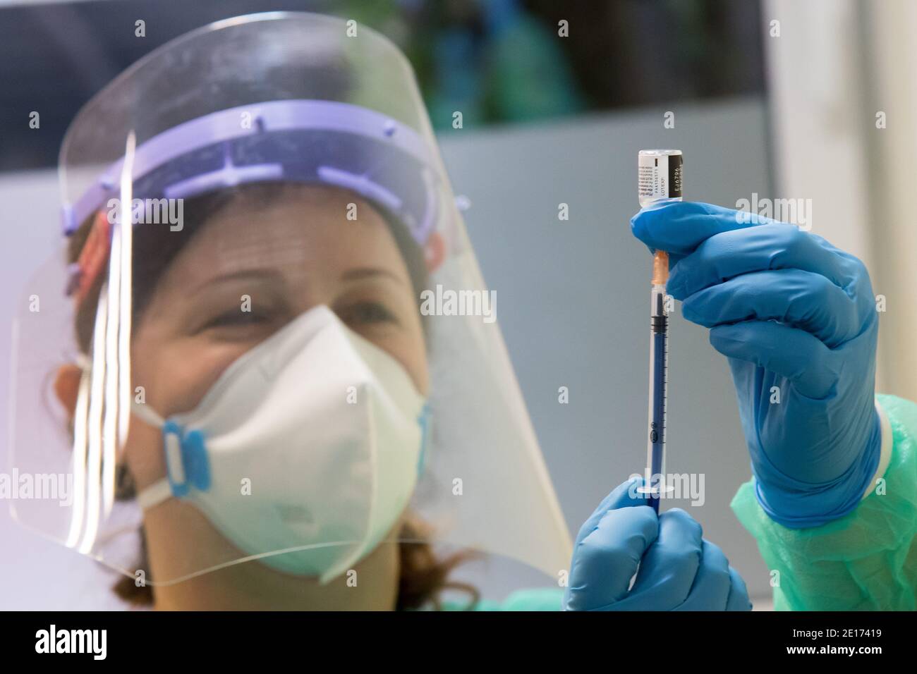 Pfizer–BioNTech COVID-19 vaccin en Pologne, 27 décembre 2020 © Wojciech Strozyk / Alamy stock photo Banque D'Images
