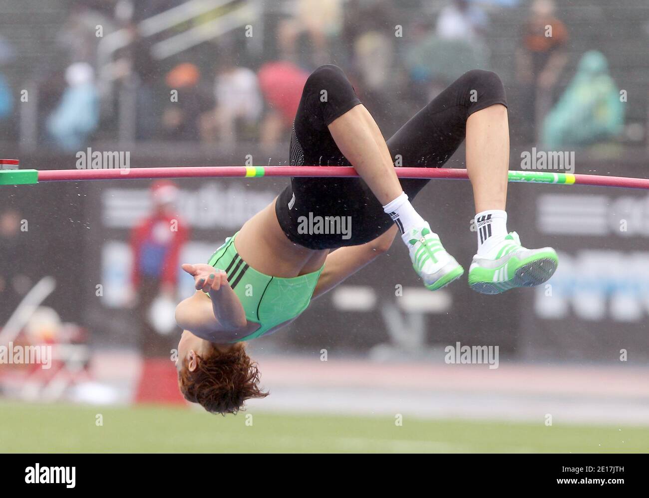 Blanka Vlasic, de Croatie, tente un saut à haute vitesse lors du Grand Prix adidas au stade Icahn à New York, NY, Etats-Unis, le 11 juin 2011. Photo de Charles Guerin/ABACAPRESS.COM Banque D'Images