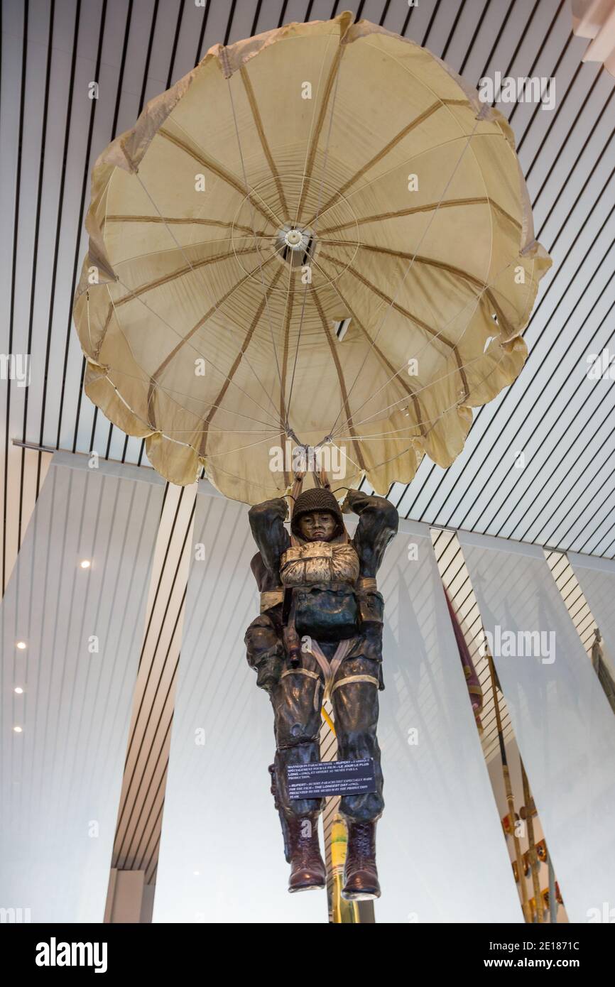 Maquette de parachute « Rupert » utilisée pour le film « The Longest Day », exposée au musée du jour J du 6 juin 1944 à Arromanches, France Banque D'Images