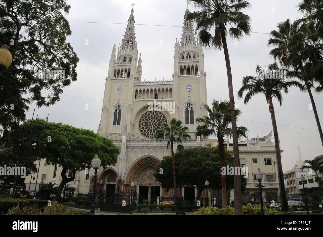 Guayaquil metropolitan cathedral Banque de photographies et d’images à