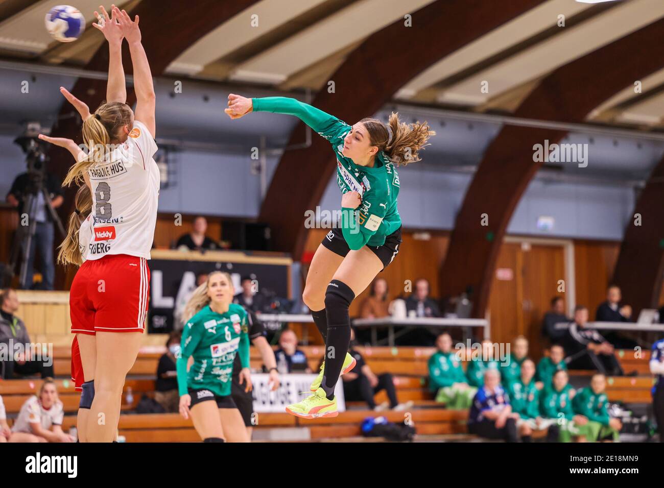 Copenhague, Danemark. 04e janvier 2021. Line Haugsted (11) de Viborg HK vu dans le match des femmes danoises Bambusa Kvindeligaen entre Ajax Copenhague et Viborg HK à Bavnehoj Arena à Copenhague. (Crédit photo : Gonzales photo/Alamy Live News Banque D'Images