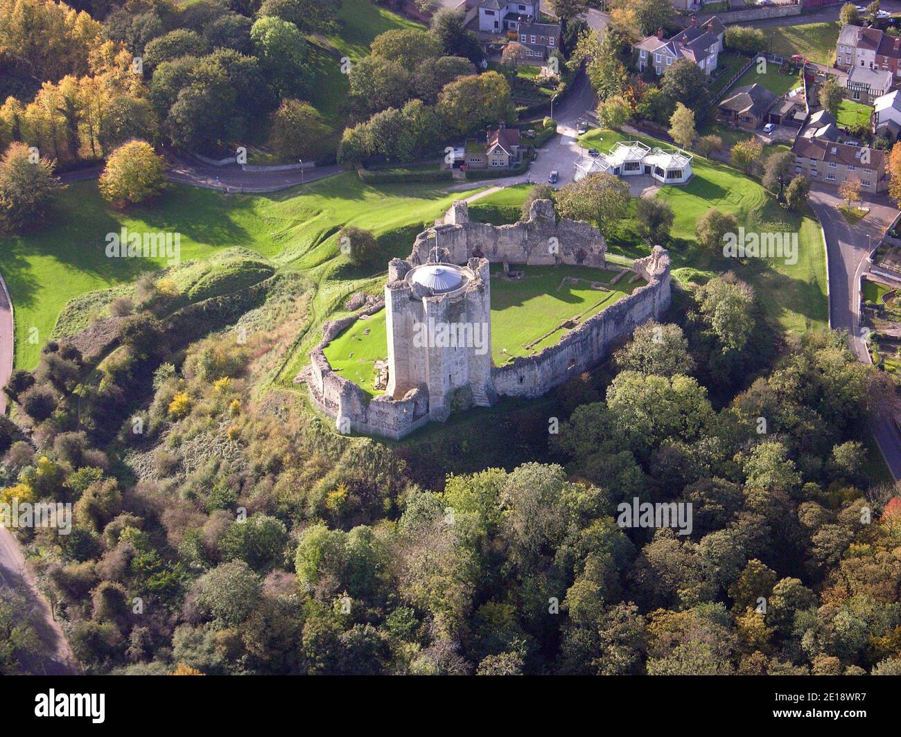 Vue aérienne du château de Conisbrough, près de Doncaster, dans le Yorkshire du Sud Banque D'Images