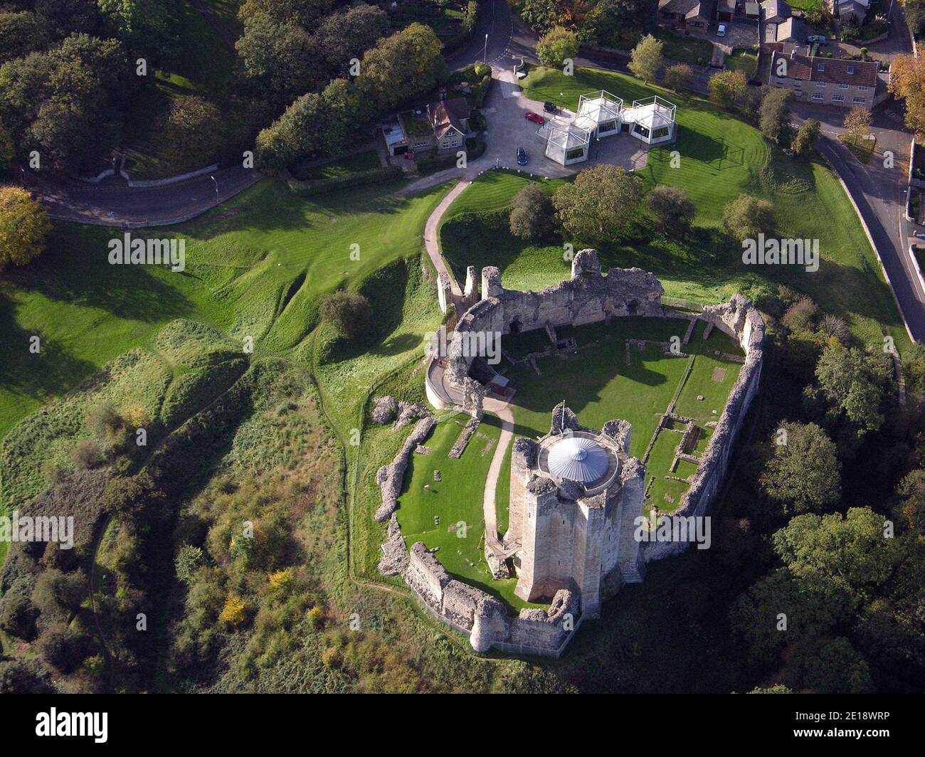 Vue aérienne du château de Conisbrough, près de Doncaster, dans le Yorkshire du Sud Banque D'Images