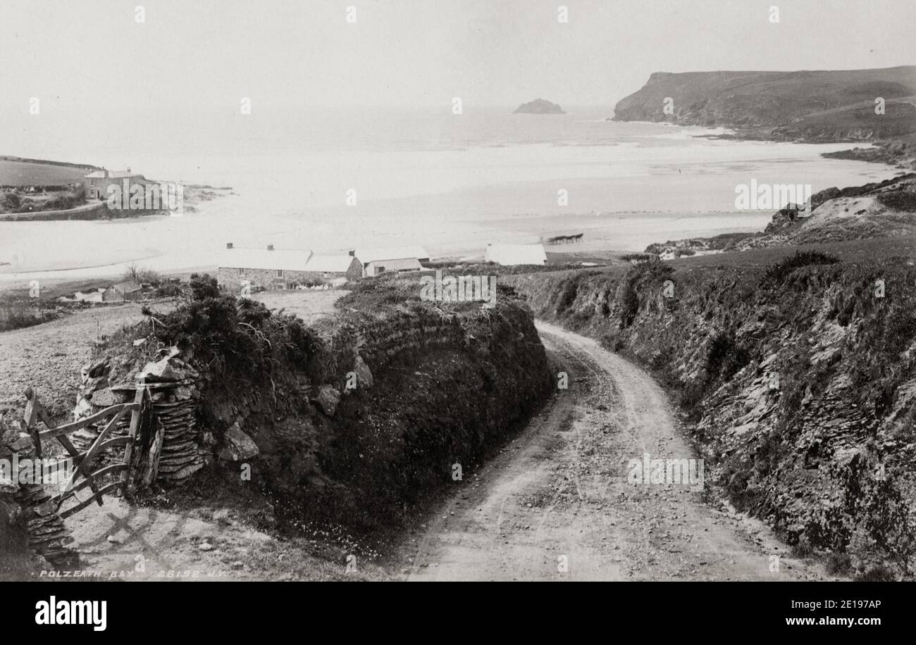 Photo du XIXe siècle : Polzeath Bay, Cornwall. Polzeath; Cornish: Polsegh, signifiant Dry creek, est un petit village de station balnéaire de la paroisse civile de St Minver à Cornwall, en Angleterre, au Royaume-Uni. Il est situé à environ 6 km (9.7 milles) au nord-ouest de Wadebridge, sur la côte atlantique Banque D'Images