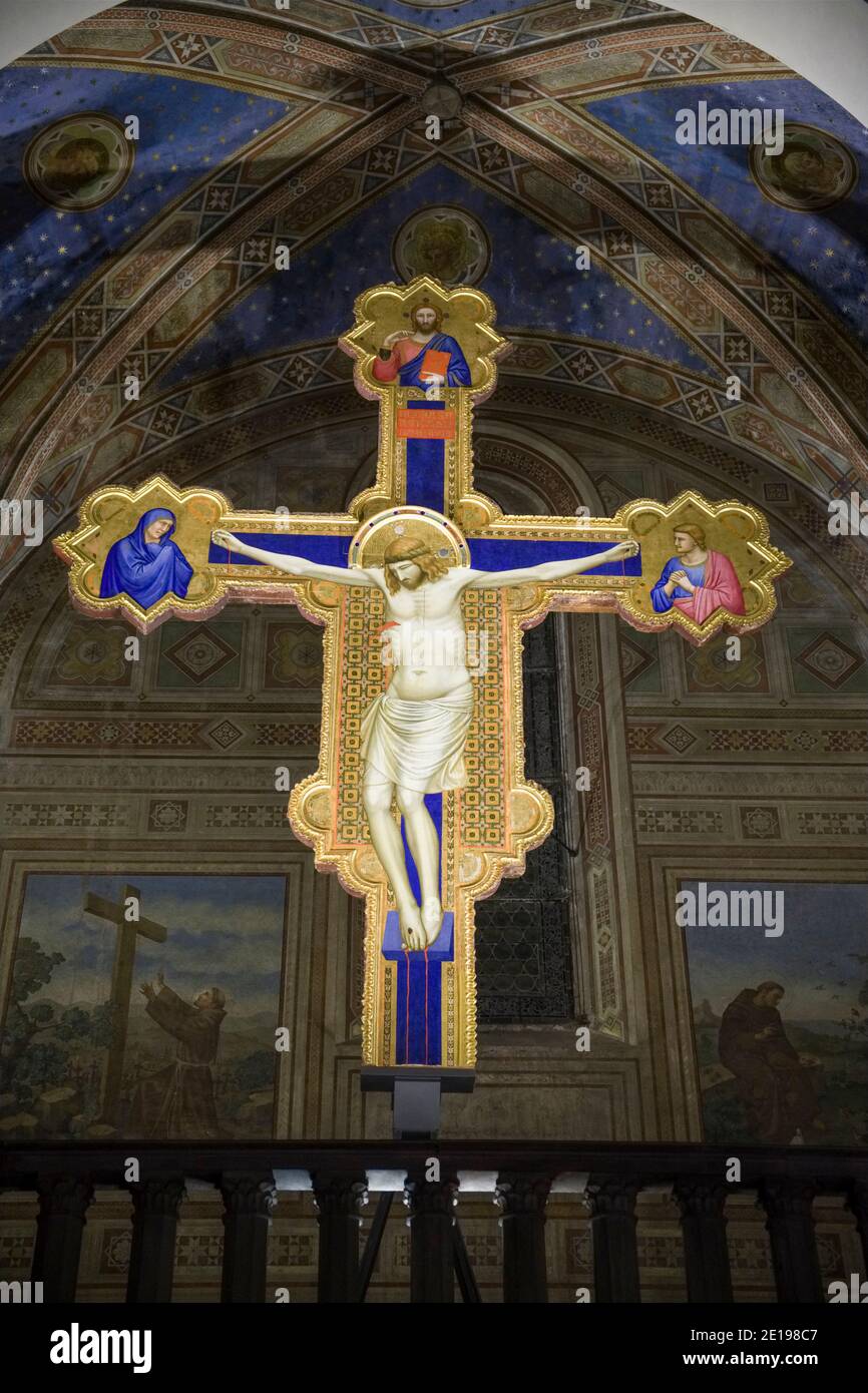 Italie, Toscane: Florence (Florence en italien). Crucifix par le sculpteur et peintre Giotto di Bondone dans l'église d'Ognissanti Banque D'Images