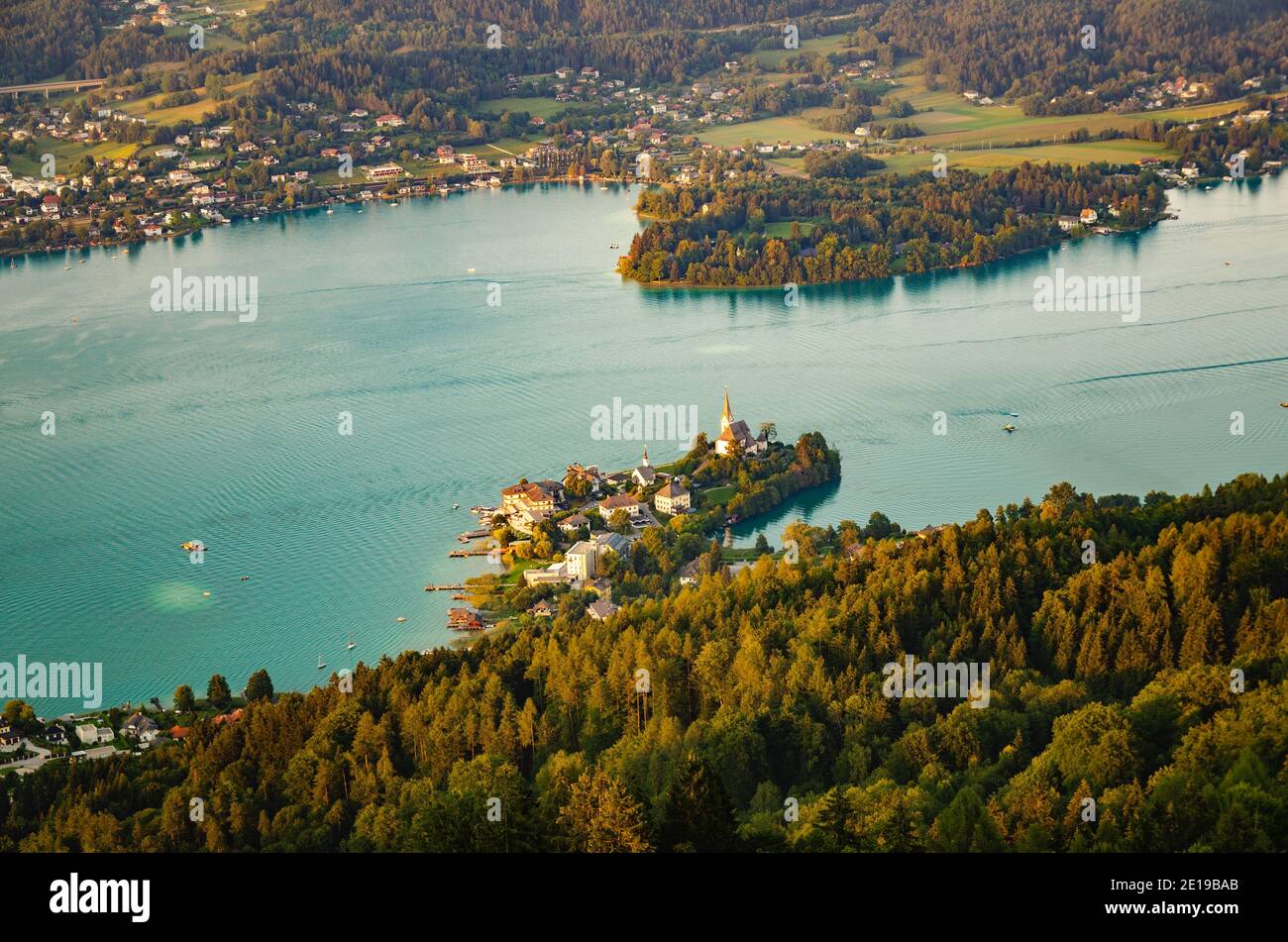 Village Maria Worth sur le lac Worthersee en Carinthie, Autriche Banque D'Images