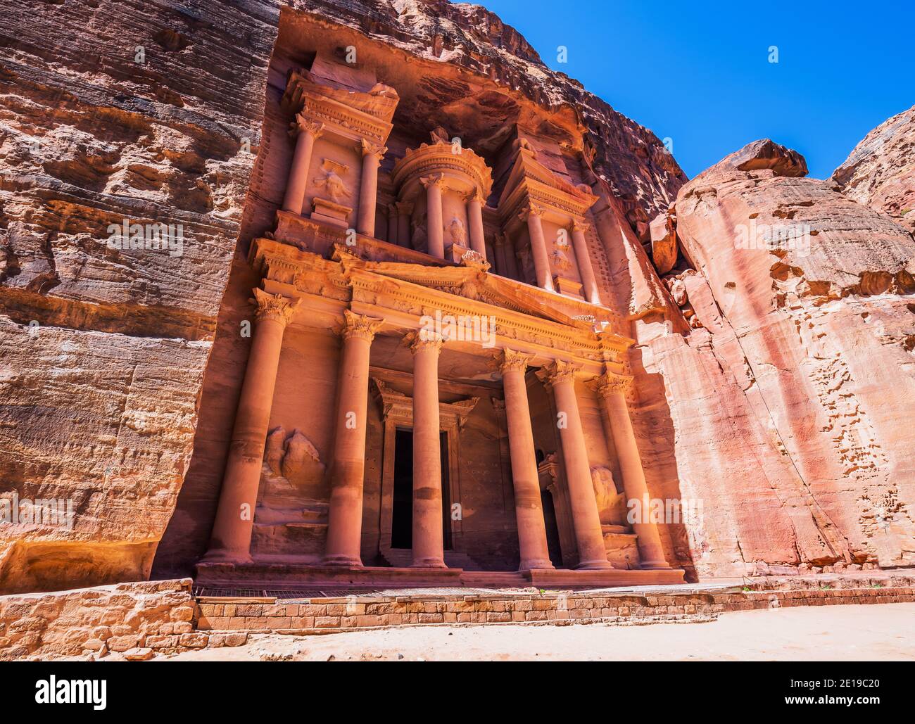 Petra, Jordanie. Al-Khazneh (le Trésor) à Pétra, la capitale de l'ancien Royaume nabatéen. Banque D'Images
