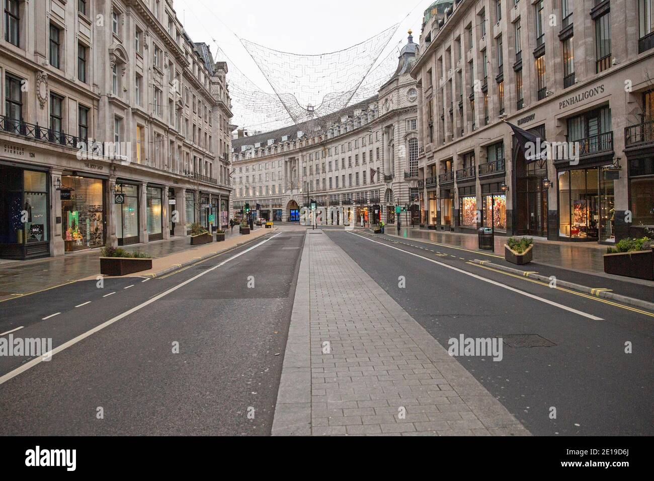 Une rue vide Regents dans le centre de Londres le matin Du 5 janvier 2021 comme le verrouillage national prend effet Banque D'Images