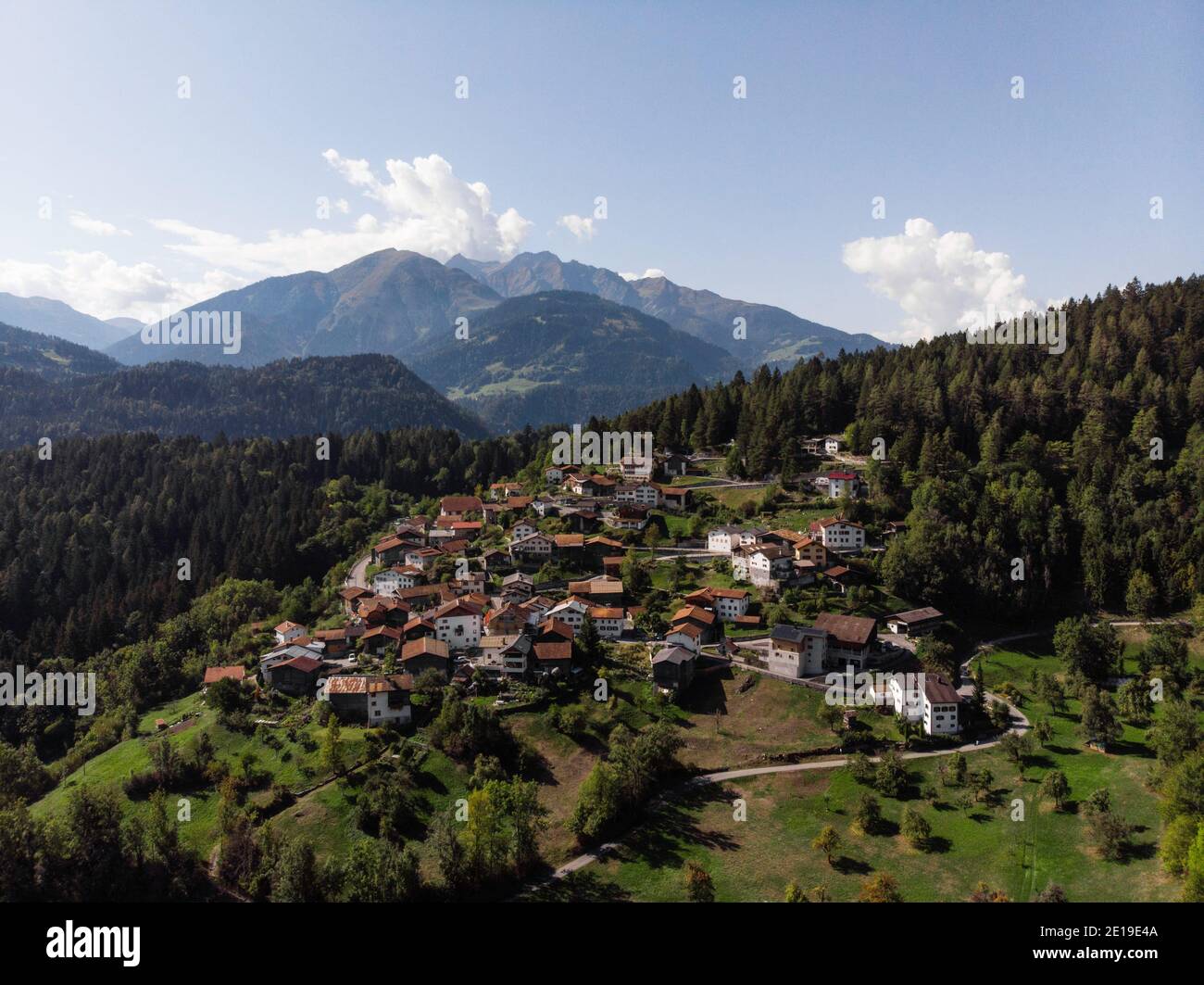 Panorama de la ville suisse de Trin Digg Imboden Grisons Graubunden Suisse en Europe Banque D'Images