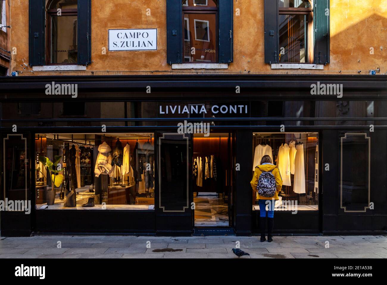 Magasin de vêtements italien pour femmes Banque de photographies et  d'images à haute résolution - Alamy