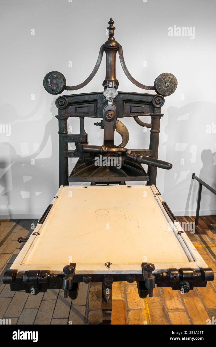 Presse Albion du milieu du XIXe siècle, presse d'impression manuelle en fer utilisée pour l'impression commerciale de livres avec double contrepoids Banque D'Images