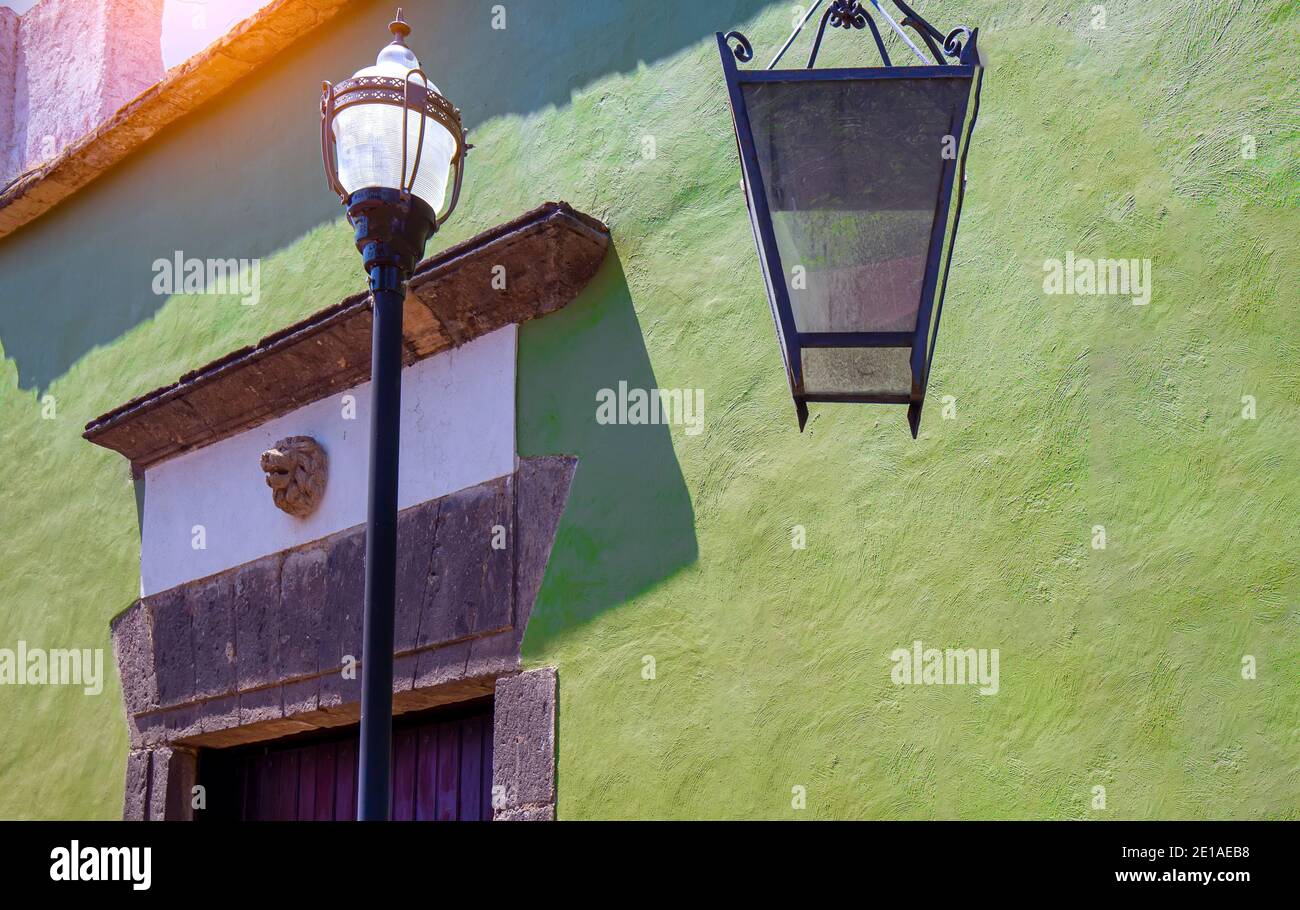 Guadalajara, Tlaquepaque pittoresque rues colorées pendant une haute saison touristique. Banque D'Images