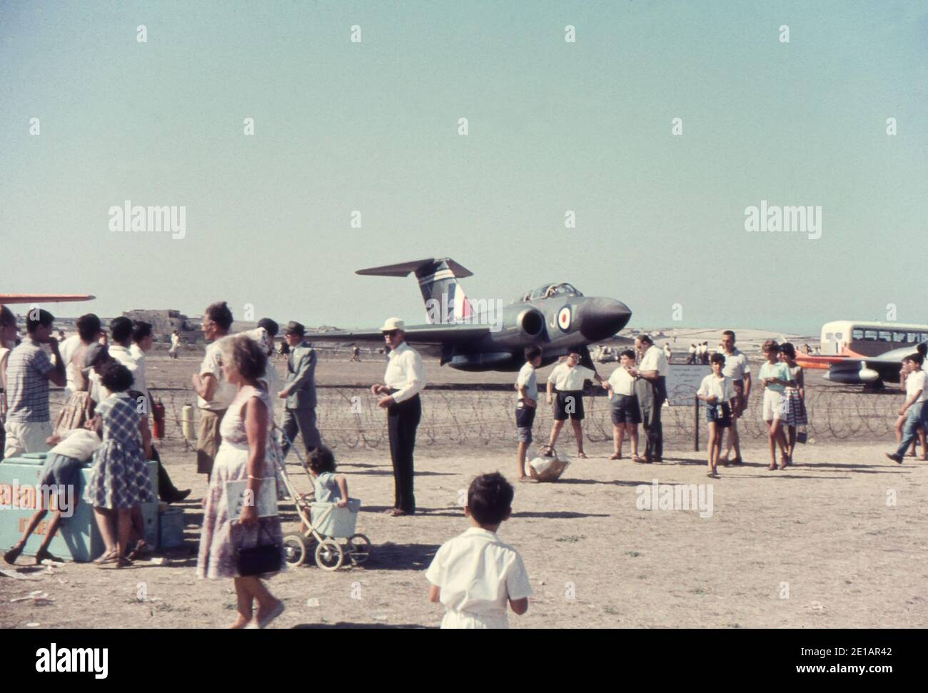 Balayage de film de Gloster Javelin FAW9, XH719 “J”, sur écran statique à RAF Ta Qali, Ta Kali, Malte, RAF station jour de plein air. 27 août 1960 Banque D'Images