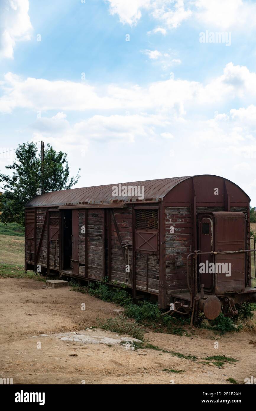 Un vieux train en bois Wagon au milieu d'un Wild West Farm Banque D'Images