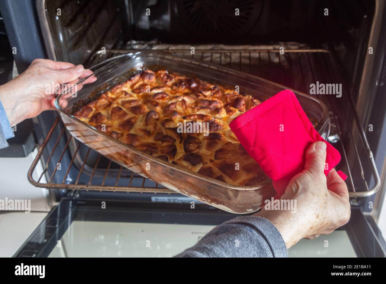 Gâteau traditionnel breton hors du four Banque D'Images