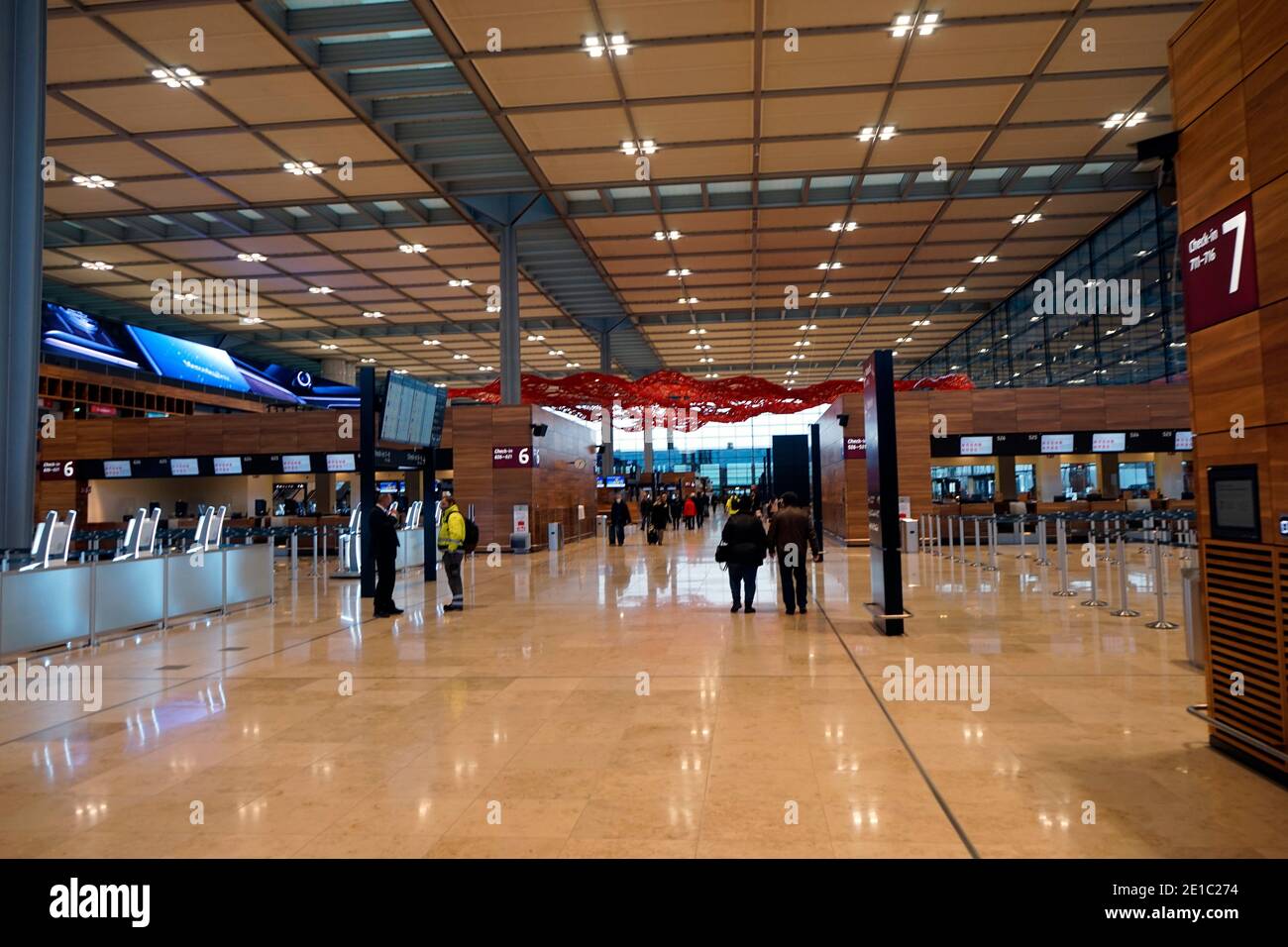 Impressionen: Der neu eroeffnete Flughafen 'BER Berlin Brandenburg Willy Brandt', Berlin (nur fuer redaktionelle Verwendung. Keine Werbung. Référence Banque D'Images