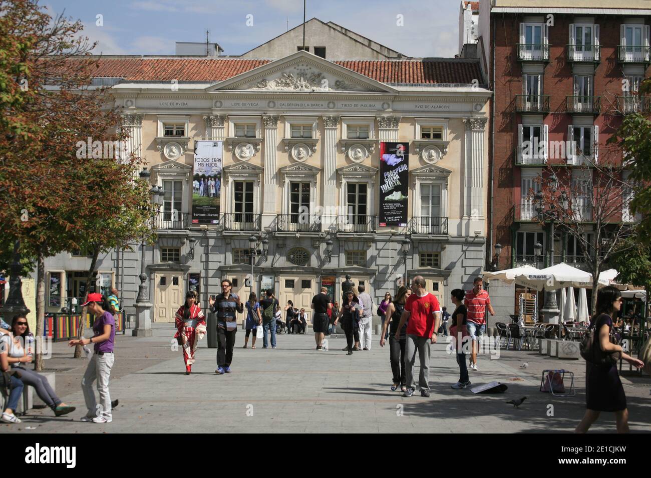 Plaza de Santa Ana (place Sainte Anne) est une place située dans le centre de Madrid, à proximité de Puerta del sol et Calle de Huertas, dans le Barrio de las Letras. Banque D'Images