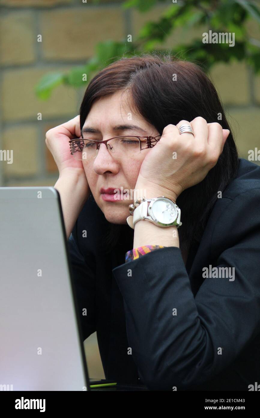 les femmes travail à l'extérieur du problème de stress Banque D'Images