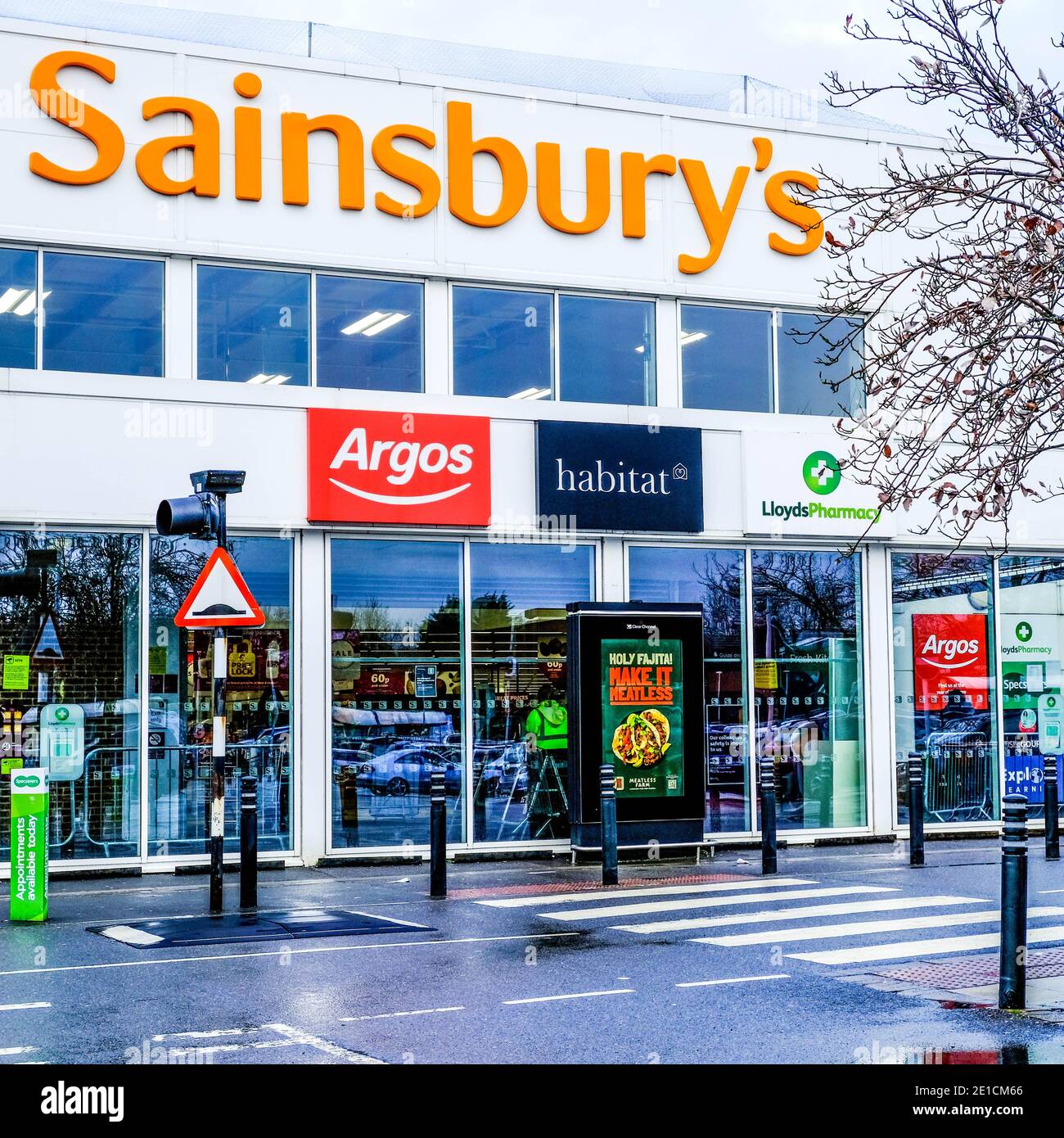 Sainsbury supermarket london england Banque de photographies et d'images à  haute résolution - Alamy