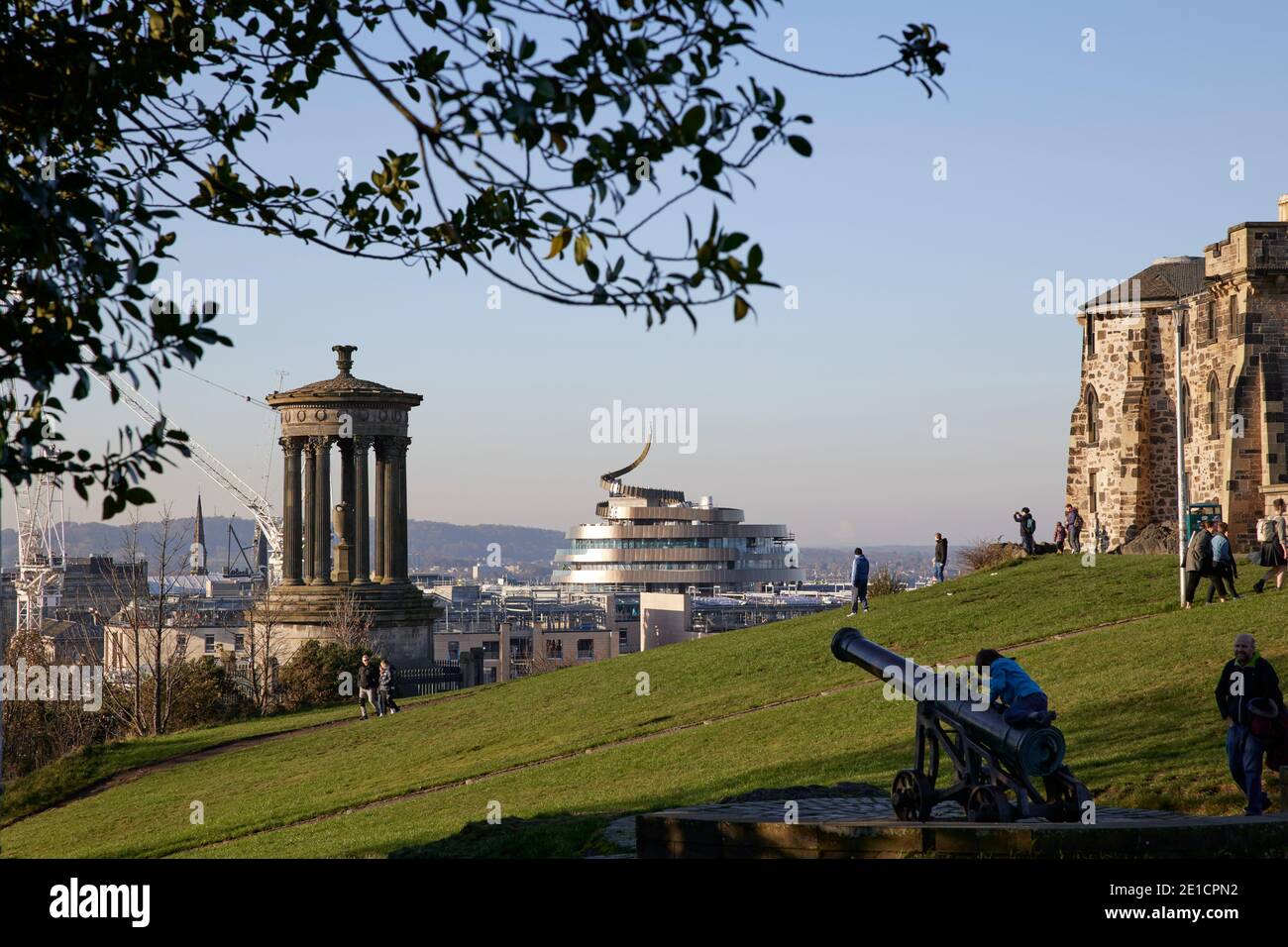 Le nouveau centre commercial St James Quarter en spirale, en regardant depuis Calton Hill, Édimbourg, Royaume-Uni. Pendant le soleil d'hiver 2021 Banque D'Images