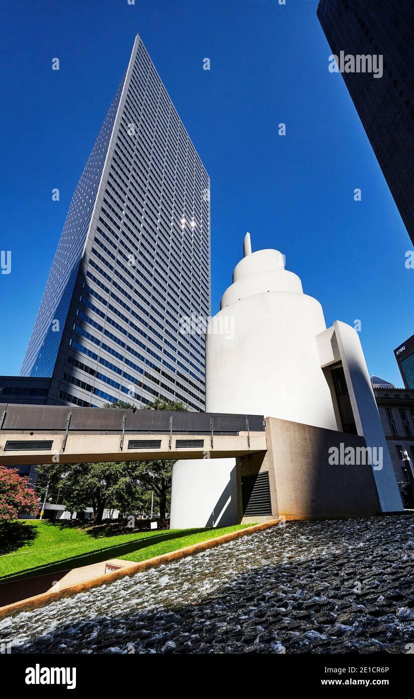 Chapelle en spirale dans « Thanks Giving Square » au centre-ville de Dallas Banque D'Images