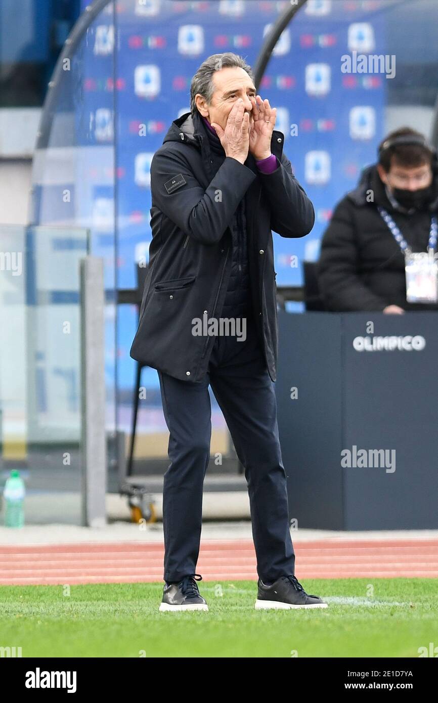 Rome, Italie. 6 janvier 2021. ROME, ITALIE - janvier 6 : entraîneur en chef Cesare Prandelli de l'ACF Fiorentina gestes pendant la série italienne UN match de football entre SS Lazio et ACF Fiorentina au Stadio Olimpico le 6 janvier 2021 à Rome Italie/LiveMedia Credit: Claudio Pasquazi/LPS/ZUMA Wire/Alay Live News Banque D'Images