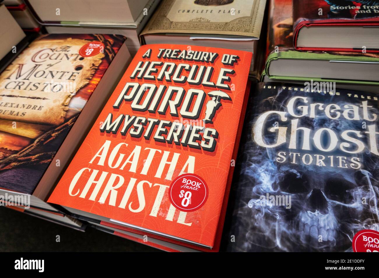 Barnes & Noble Booksellers sur Fifth Avenue propose une large sélection de livres, New York City, États-Unis Banque D'Images