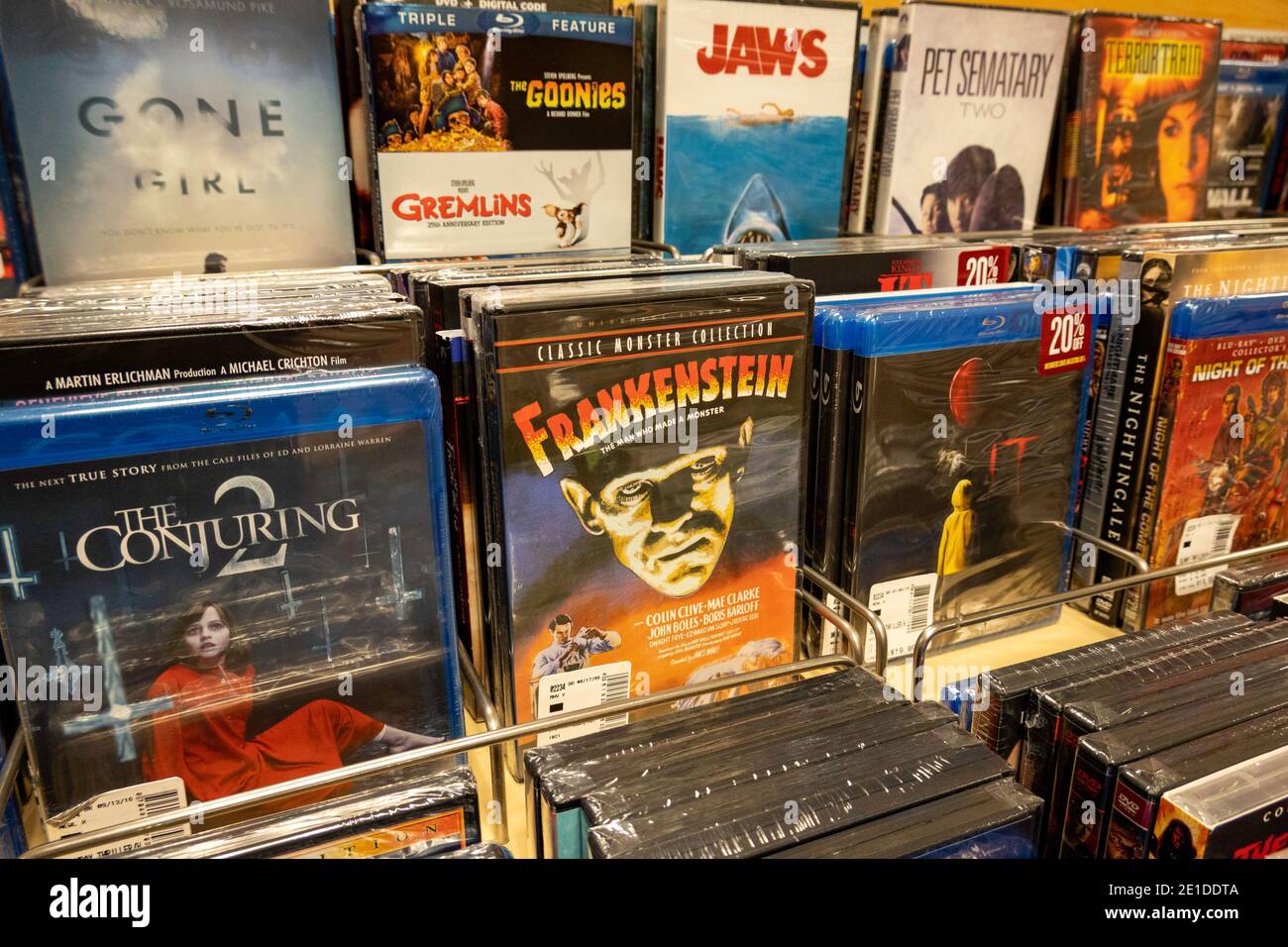 Barnes & Noble Booksellers DVD Display, New York, États-Unis Banque D'Images