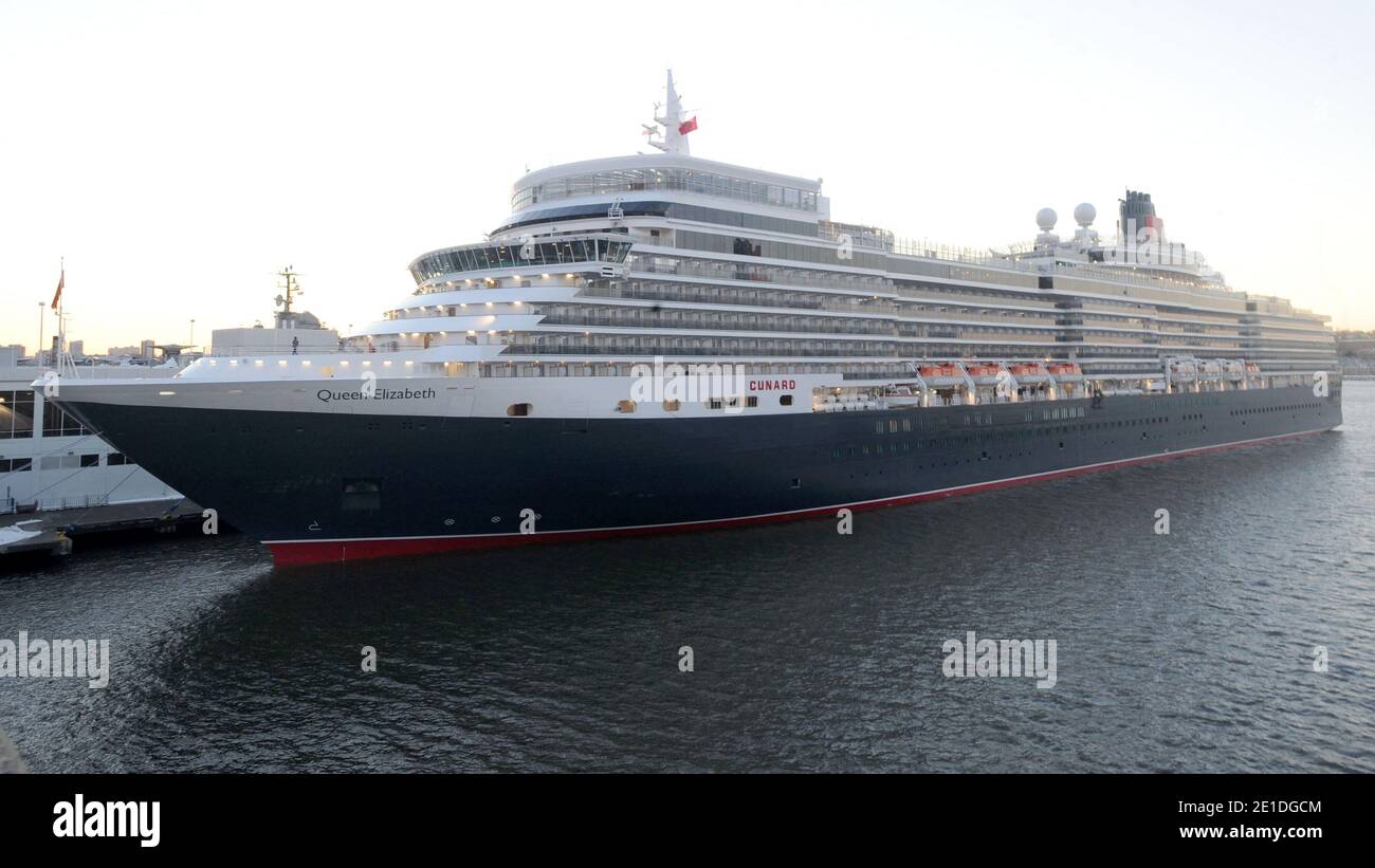 Images du nouveau navire de Cunard, la nouvelle reine Elizabeth, alors qu'elle se prépare à prendre son premier voyage de New York. Images prises le 14 janvier 2010. Photo de Dennis Van Tine/ABACAUSA.COM Banque D'Images