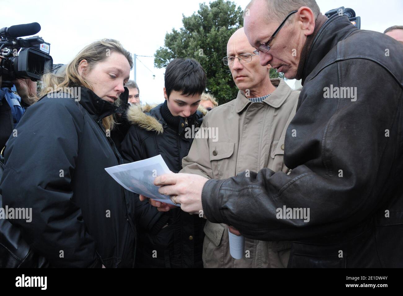 Gilles Patron et Jessica Perrais, soeur jumelle de Laetitia, cors d'une marche organisee en mémoire de Laetitia Perrais a Pornic, France, le 24 janvier 2011. Photo de Mousse/ABACAPRESS.COM Banque D'Images