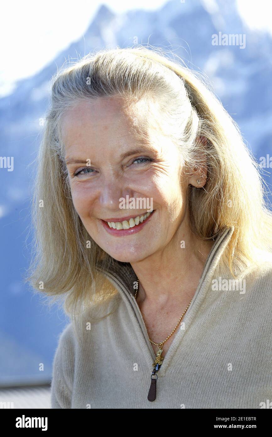 Marie-Christine Adam pose lors du 13ème Festival du film de télévision de Luchon à Luchon, France, le 11 février 2011. Photo de Patrick Bernard/ABACAPRESS.COM Banque D'Images