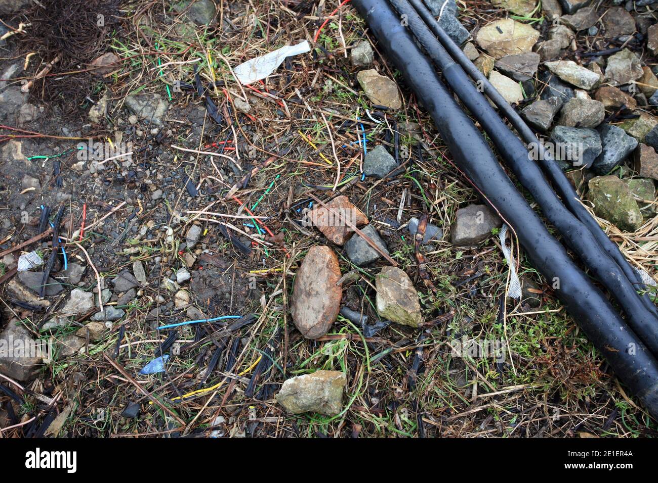 La ligne SNCF entre Chambéry et Bourg Saint Maurice, France le 27 Fevrier 2011 a ete sabotée le 26 Fevrier. Des CABLES ont ete sectiones provocante des recartes de trois a cinq heures des 40000 voyages circulant samedi sur cette ligne. En 2010, la SNCF a enregistré un enregistrement des volumes de câbles de cuivre sur son reseau : cinquinte par jour, soit trois plus qu'en 2008. Sélectionnez les calculs de l'entreprise ferroviaire, 350 000 minutes de retard ont ainsi ete occasioners sur le trafic national. Photo Daniel Giry/ABACAPRESS.COM Banque D'Images