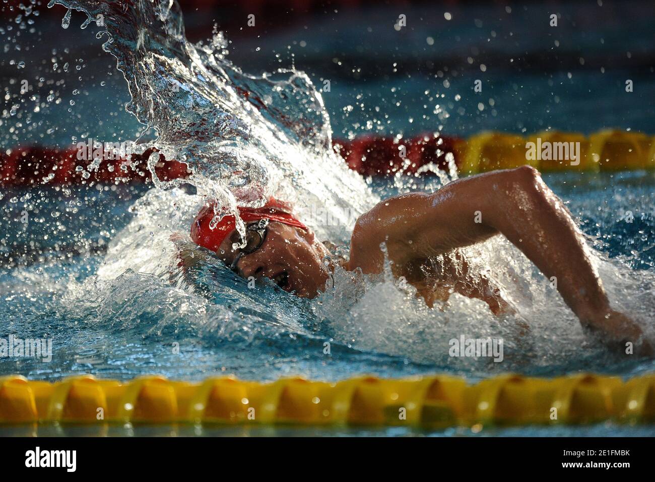 Sébastien Rouault remporte la finale libre de 1500 mètres lors des championnats de natation français, à Strasbourg, France, le 25 mars 2011. Photo de Nicolas Gouhier/ABACAPRESS.COM Banque D'Images